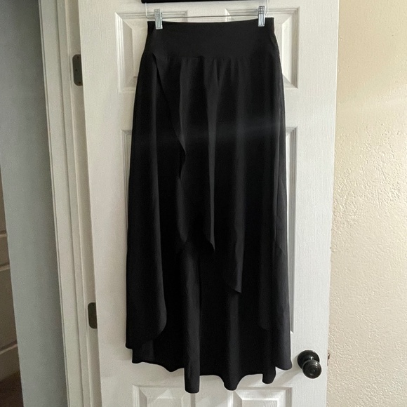 HALARA High Waisted High Low 2-in-1 Maxi Skirt - Picture 1 of 2
